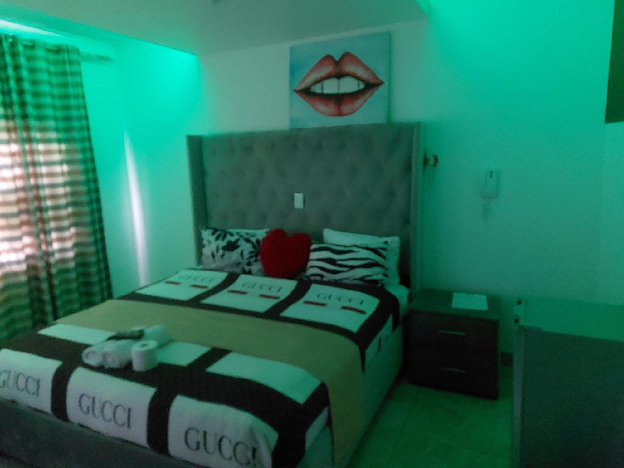 Gold Crown International Hotel Johannesburg Bagian luar foto